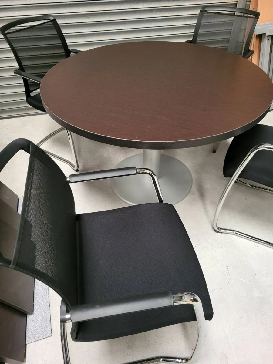 1.2m Diametre Meeting Table & 4 Chairs - Image 2