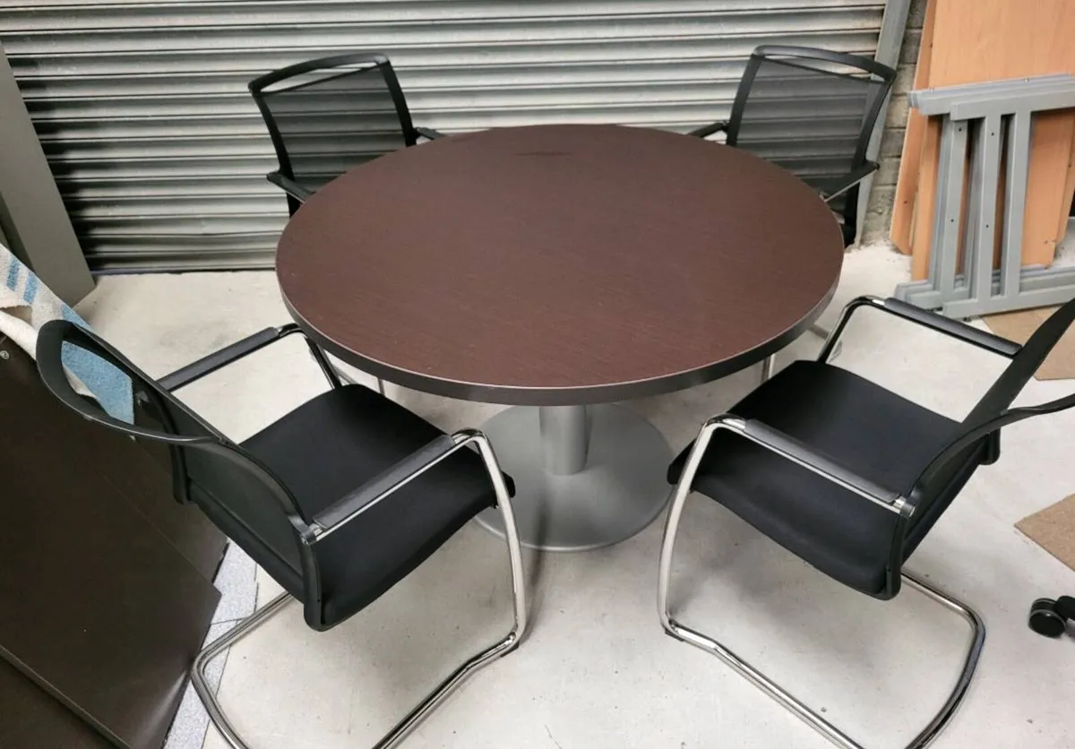 1.2m Diametre Meeting Table & 4 Chairs - Image 1