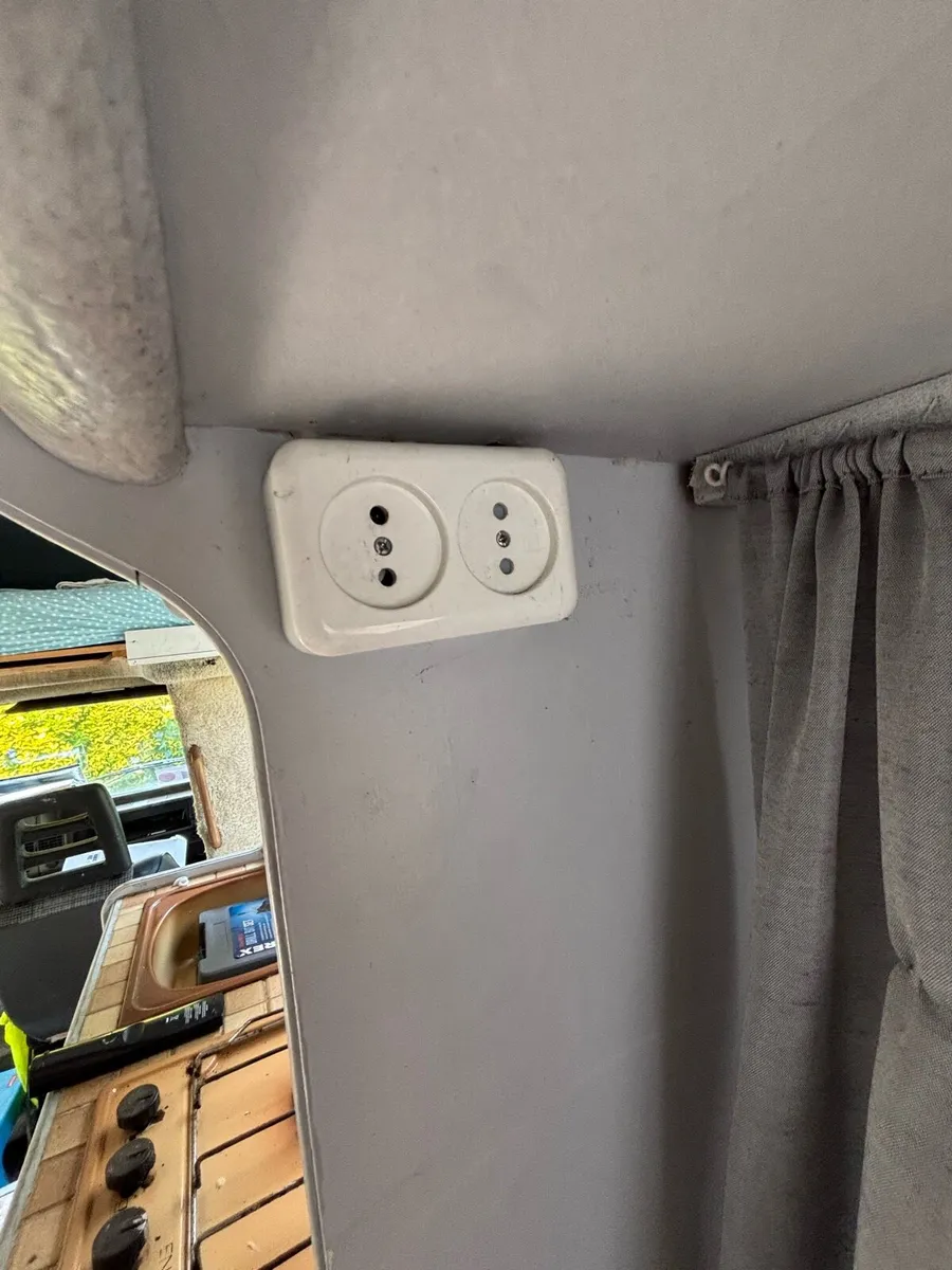 Camper/  8 seattax is 56 € a year automatic 2,5tdi - Image 2