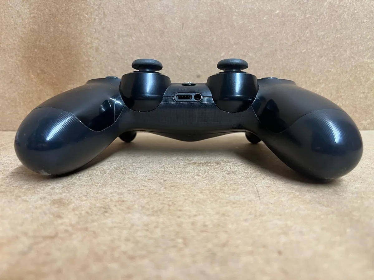Sony PS4 controller - Image 4