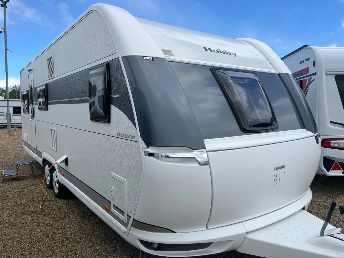 2022 HOBBY 650 UMFE 5/6 BERTH LIC TOURING CARAVAN - Image 1