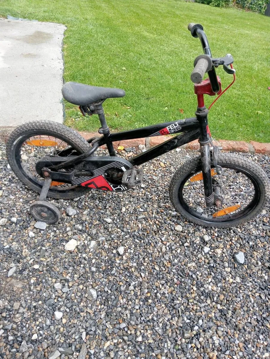Childs bicycle - Image 1