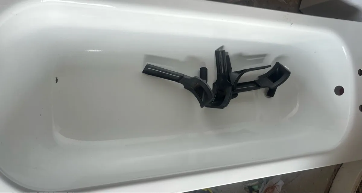 Free standard Bath - Image 1