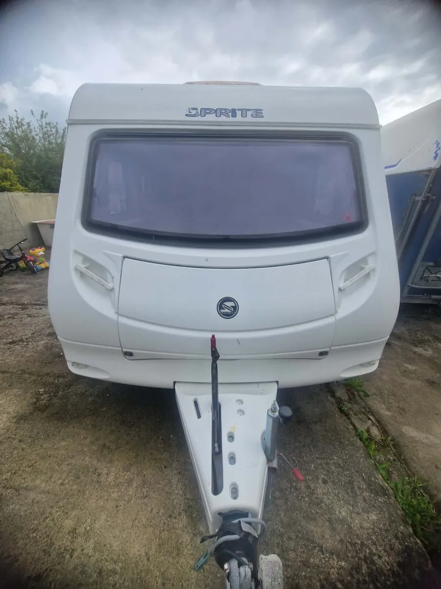 Sprite alpine fixed bed caravan - Image 1