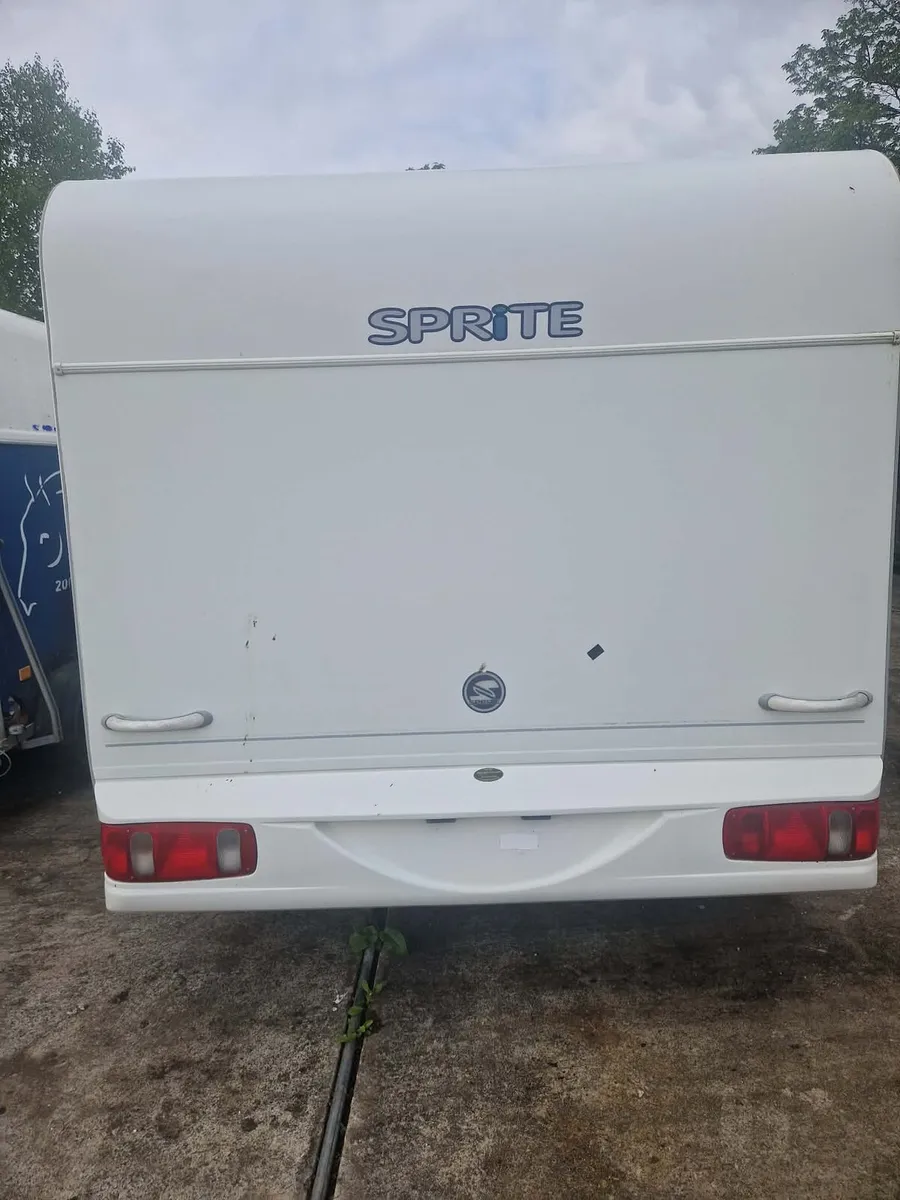 Sprite alpine fixed bed caravan - Image 2
