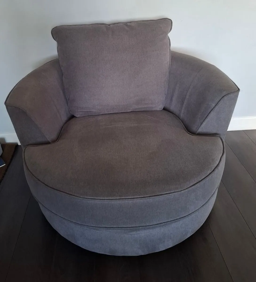 Grey swivel chair - Image 1