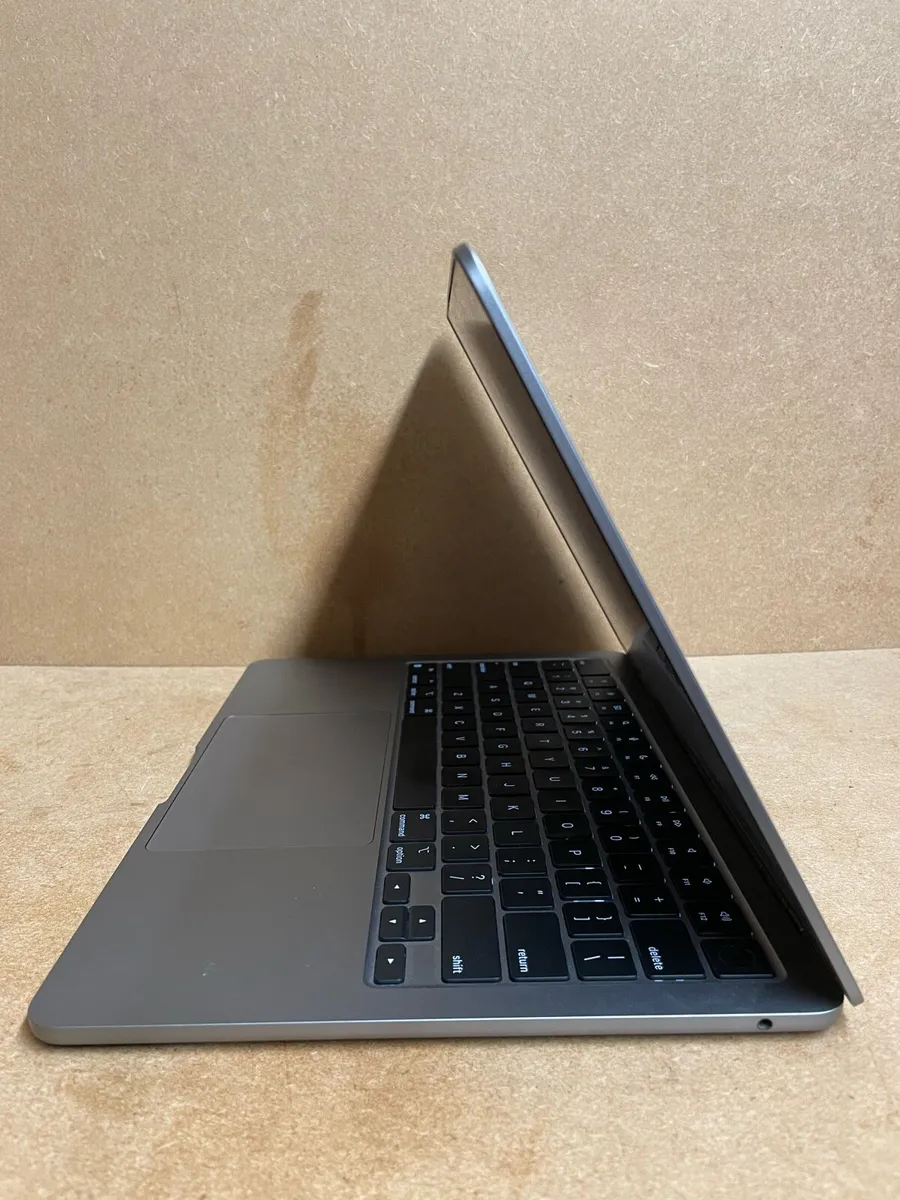 2022 MacBook Air M2 - Image 3