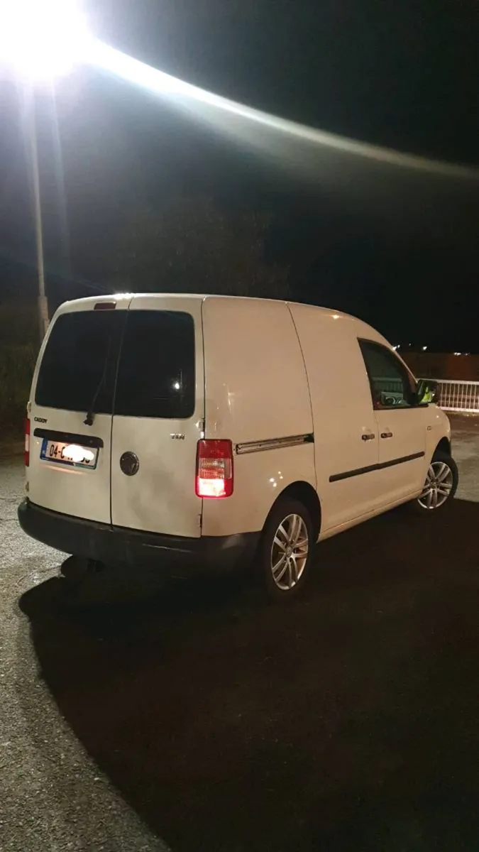 VW Caddy van - Image 3
