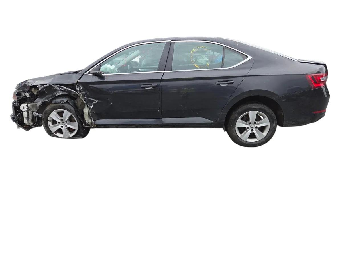 2017 SKODA SUPERB For Breaking/Dismantling - Image 2