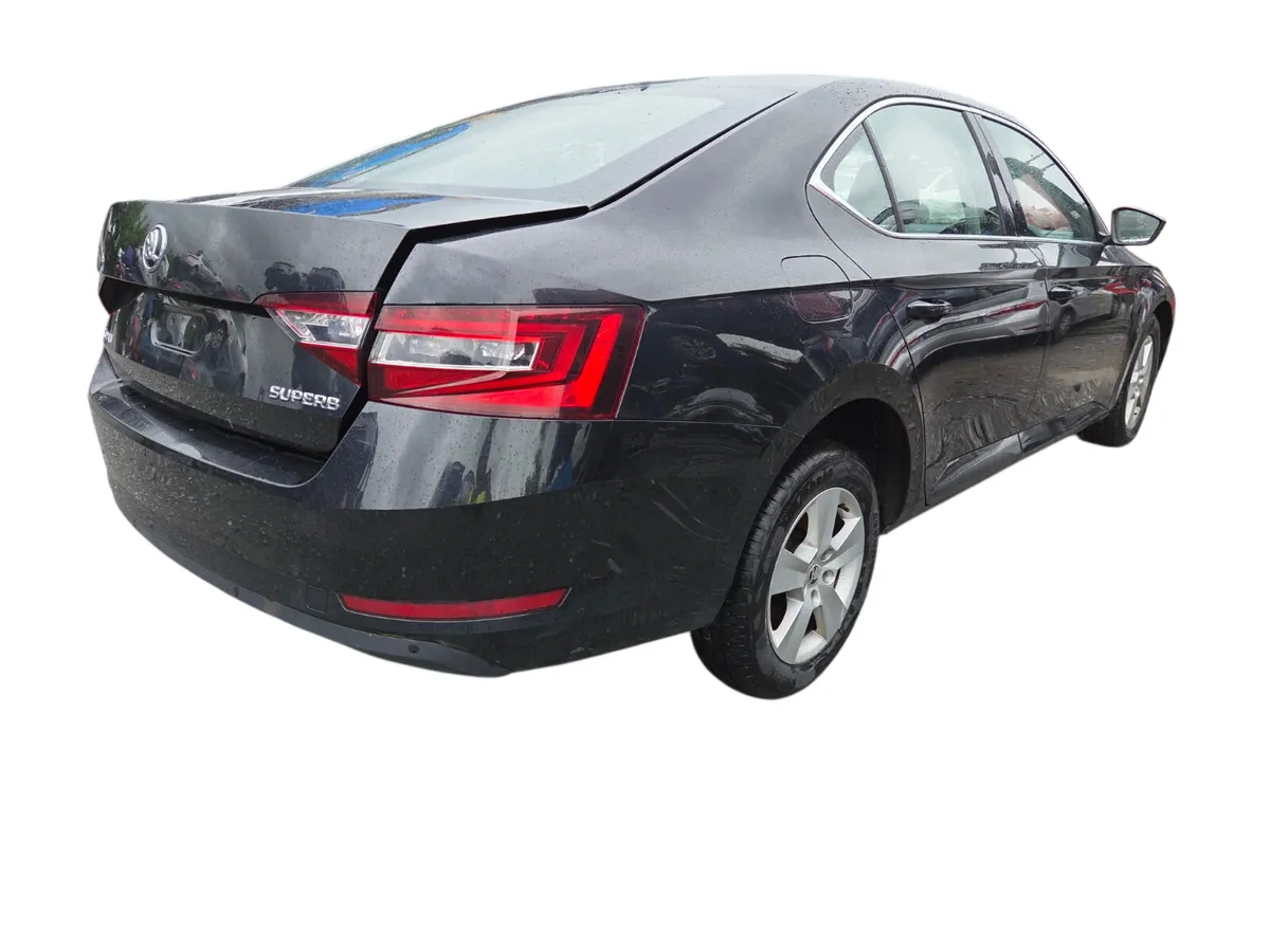 2017 SKODA SUPERB For Breaking/Dismantling - Image 4