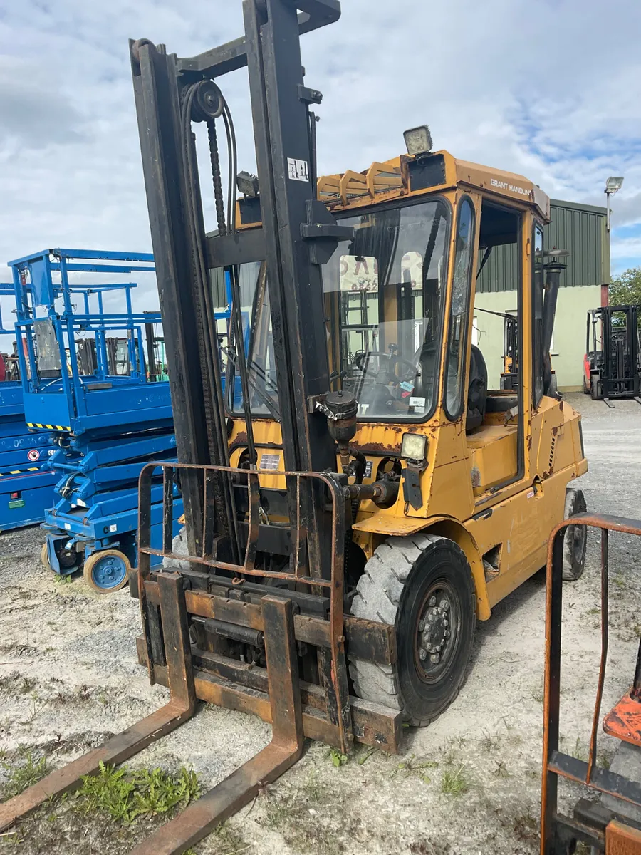 FORKLIFT - Image 3