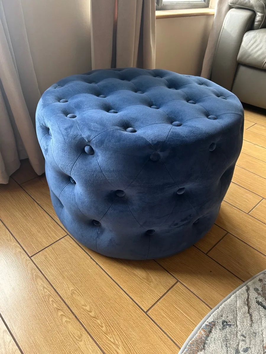Blue buttoned pouffe / footstool - Image 3
