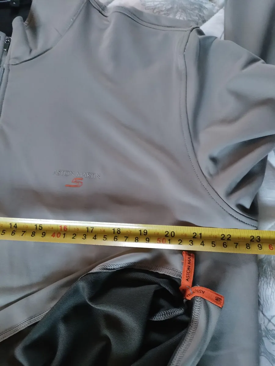 Aston Martin 1/4 zip sweater L - Image 3