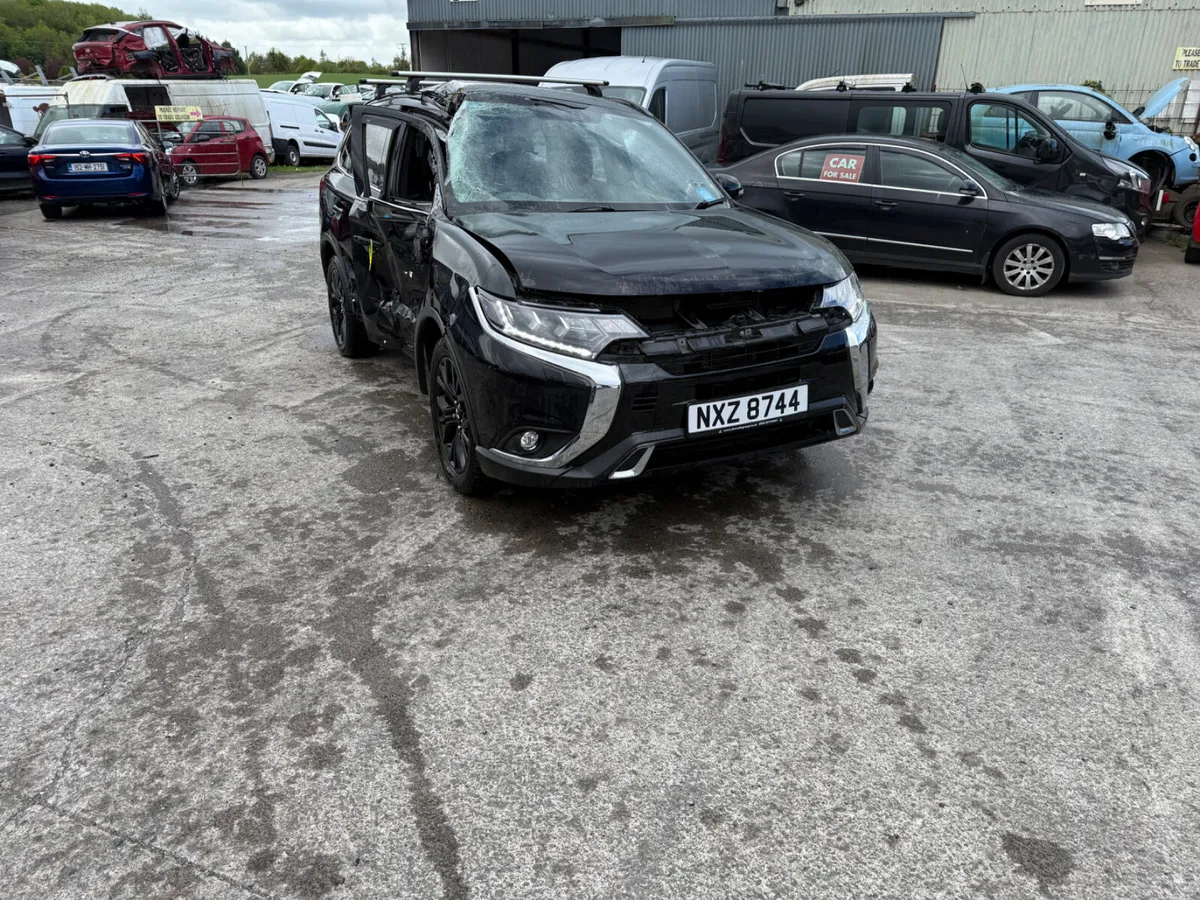 2019 Mitsubishi Outlander 2.0 ptl Auto 7 seatet - Image 1