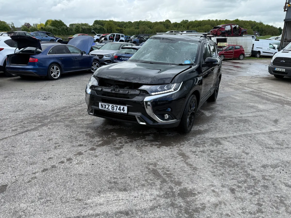 2019 Mitsubishi Outlander 2.0 ptl Auto 7 seatet - Image 2
