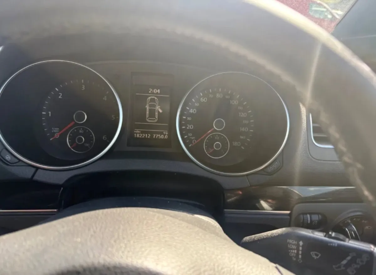 2010 Vw Golf Gtd 2.0 Diesel Automatic - Image 4