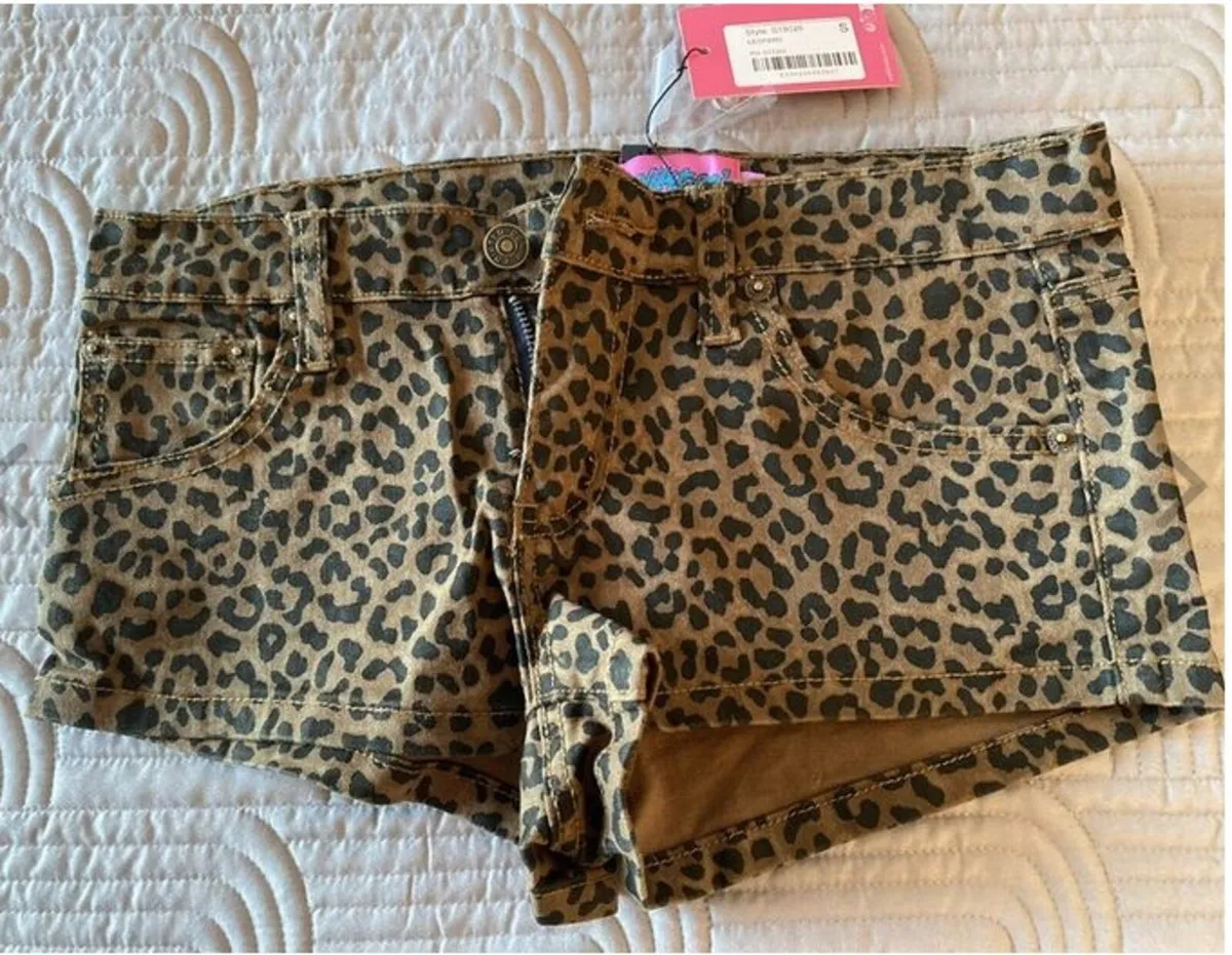 BNWT Edikted Leopard Printed Twill Micro Shorts - Image 1