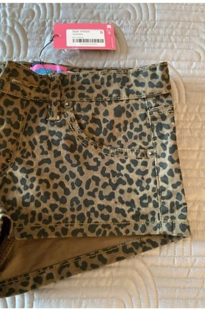 BNWT Edikted Leopard Printed Twill Micro Shorts - Image 4