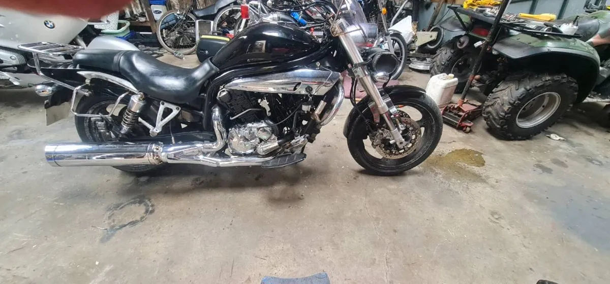 Hyosung gv 650 - Image 1