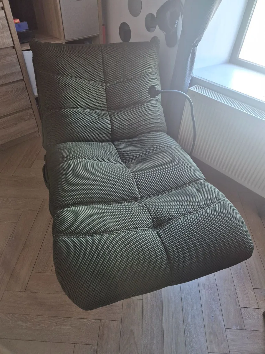 Recliner Chair - Image 2