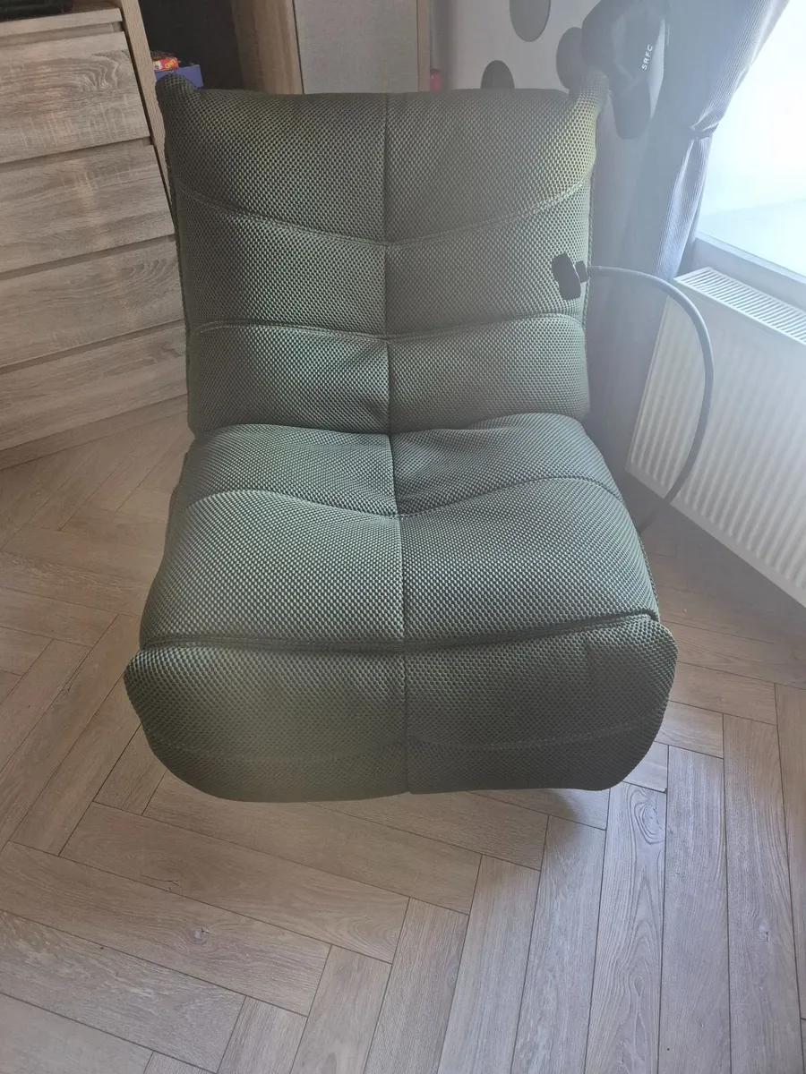 Recliner Chair - Image 1