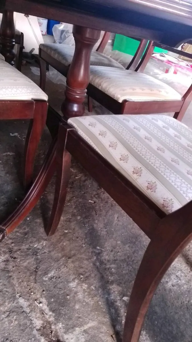 Dinning table and 6 chairs - Image 2