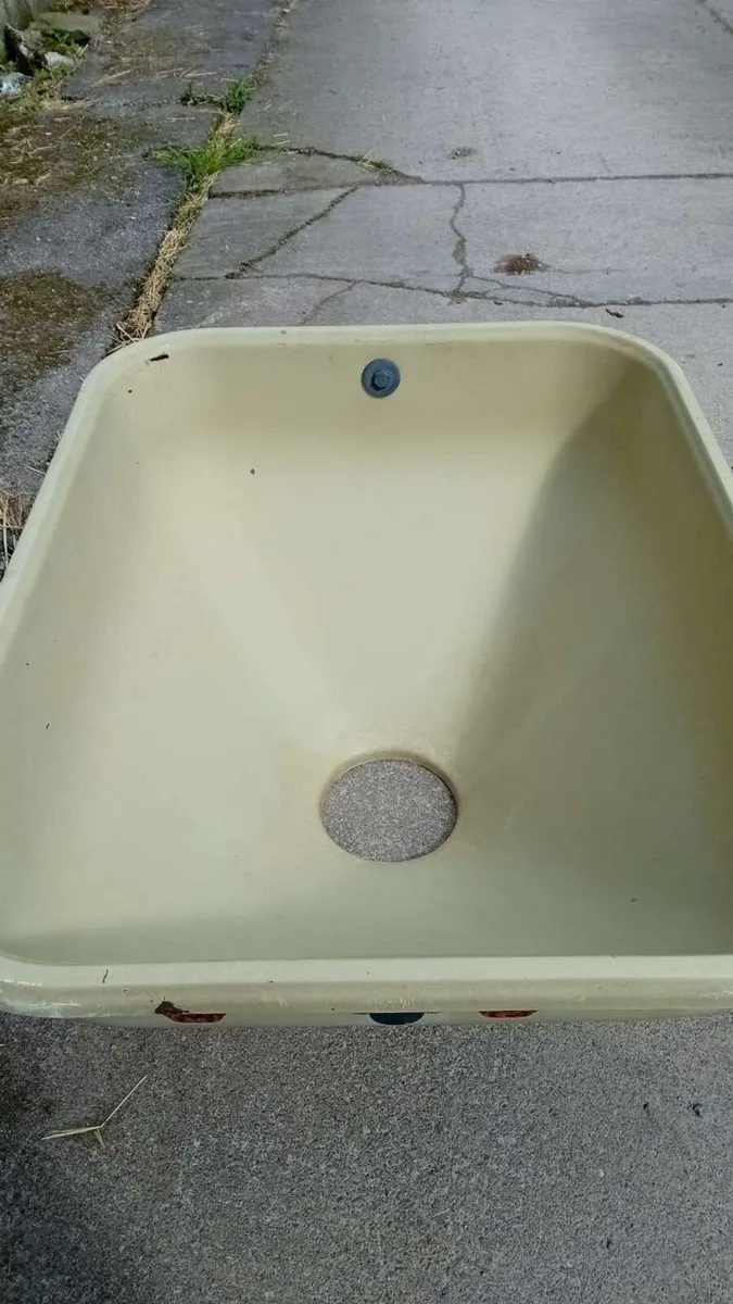Fertiliser spreader tub - Image 2