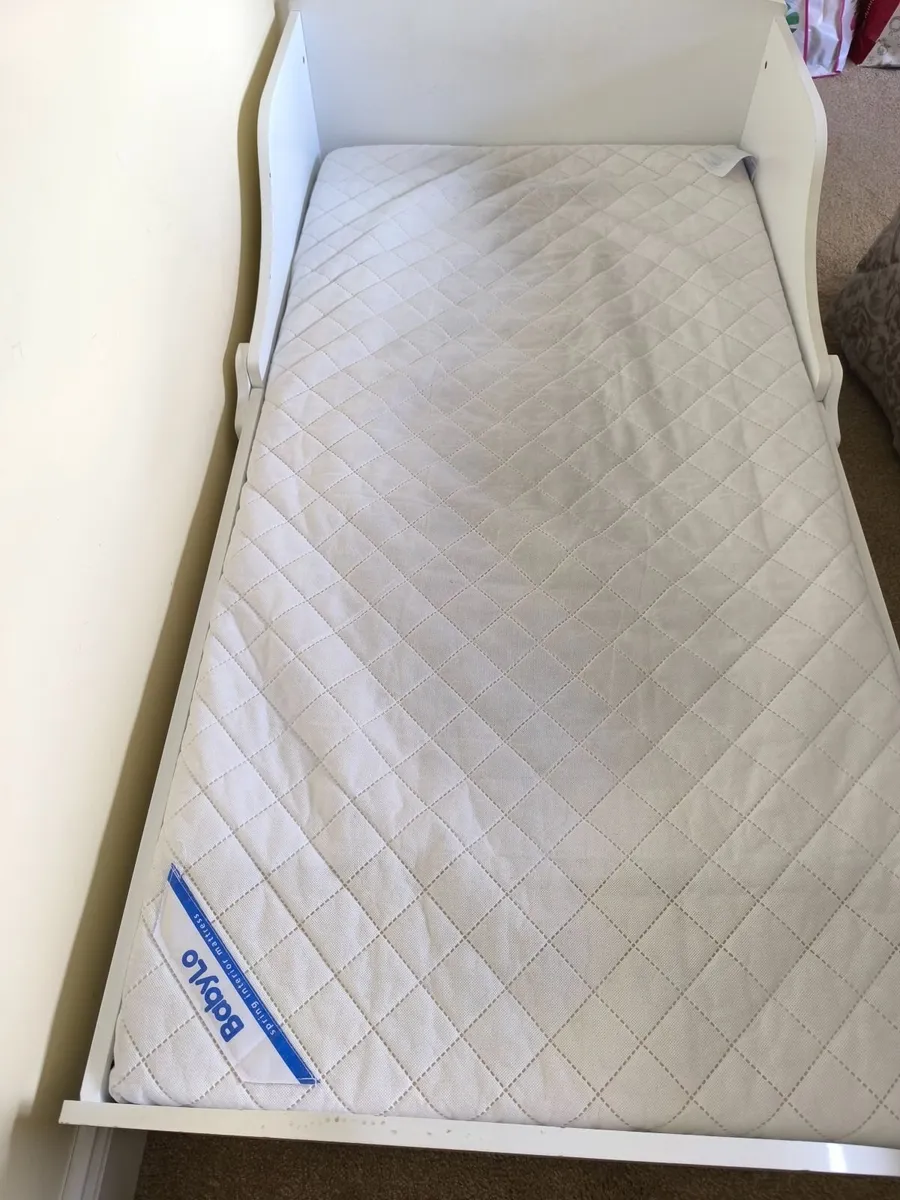 Toddler bed and Mattress - Image 3