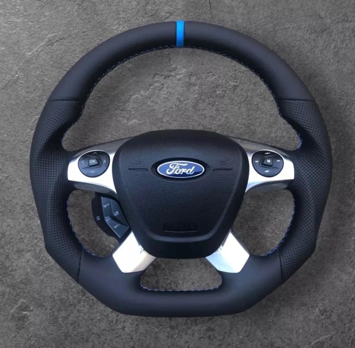 FORD TRANSIT CUSTOM CONNECT TOURNE STEERING WHEEL - Image 1