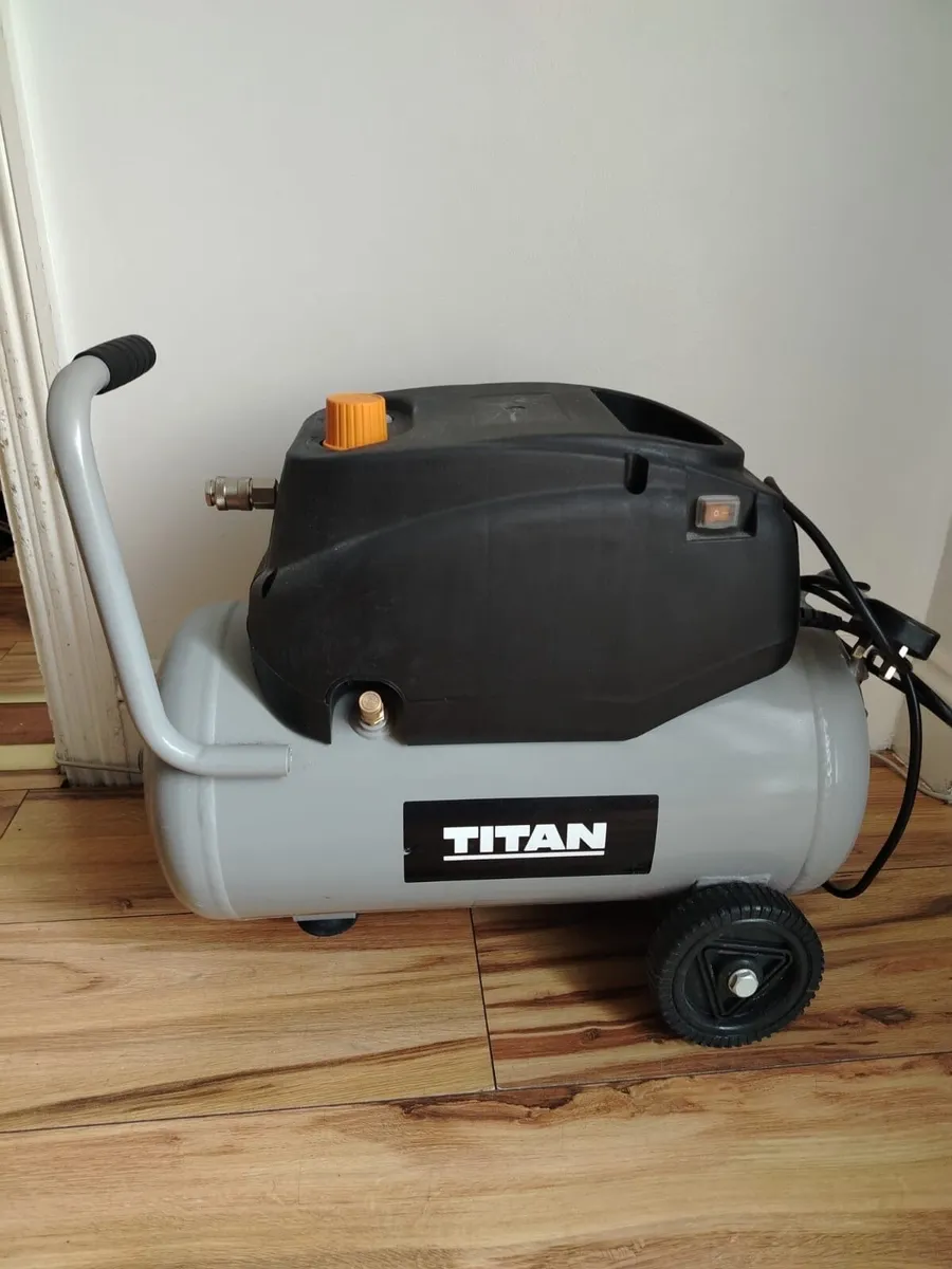 Titan 24L air compressor
