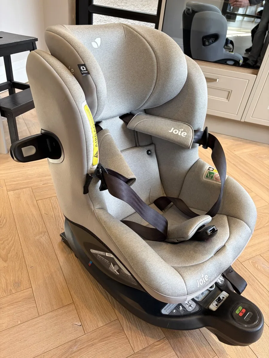 Joie 360 Car seat - Image 4