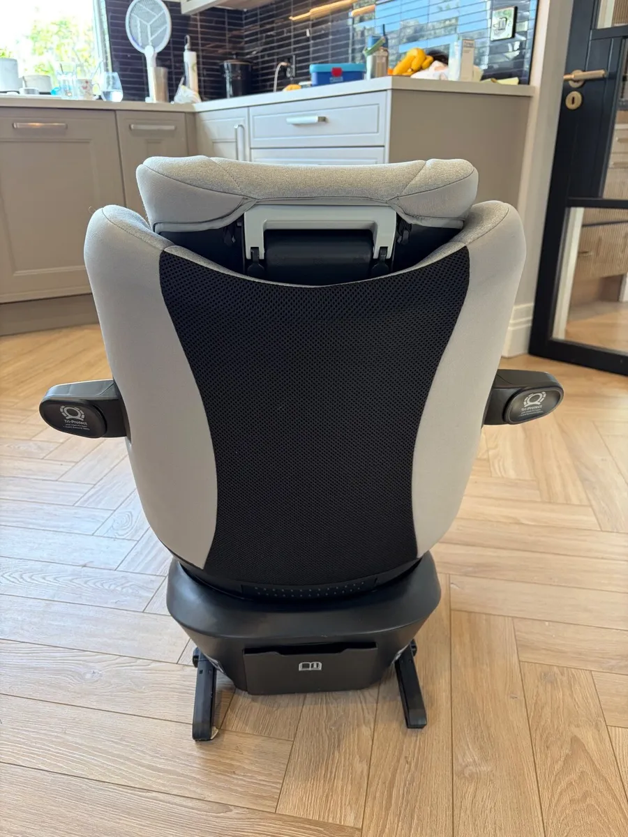 Joie 360 Car seat - Image 3