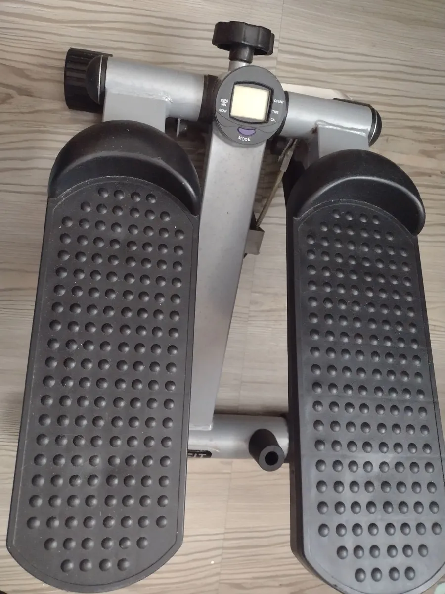 New V-Fit mini exercise stepper - Image 1
