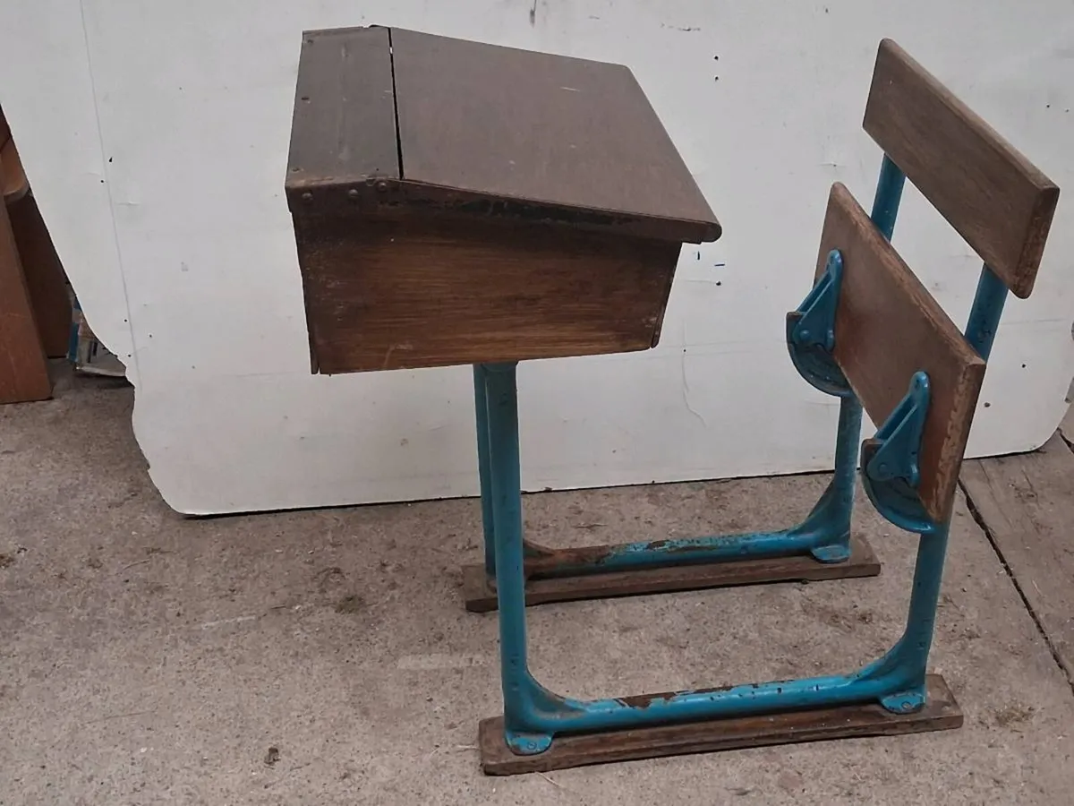 Old school desk - Image 2
