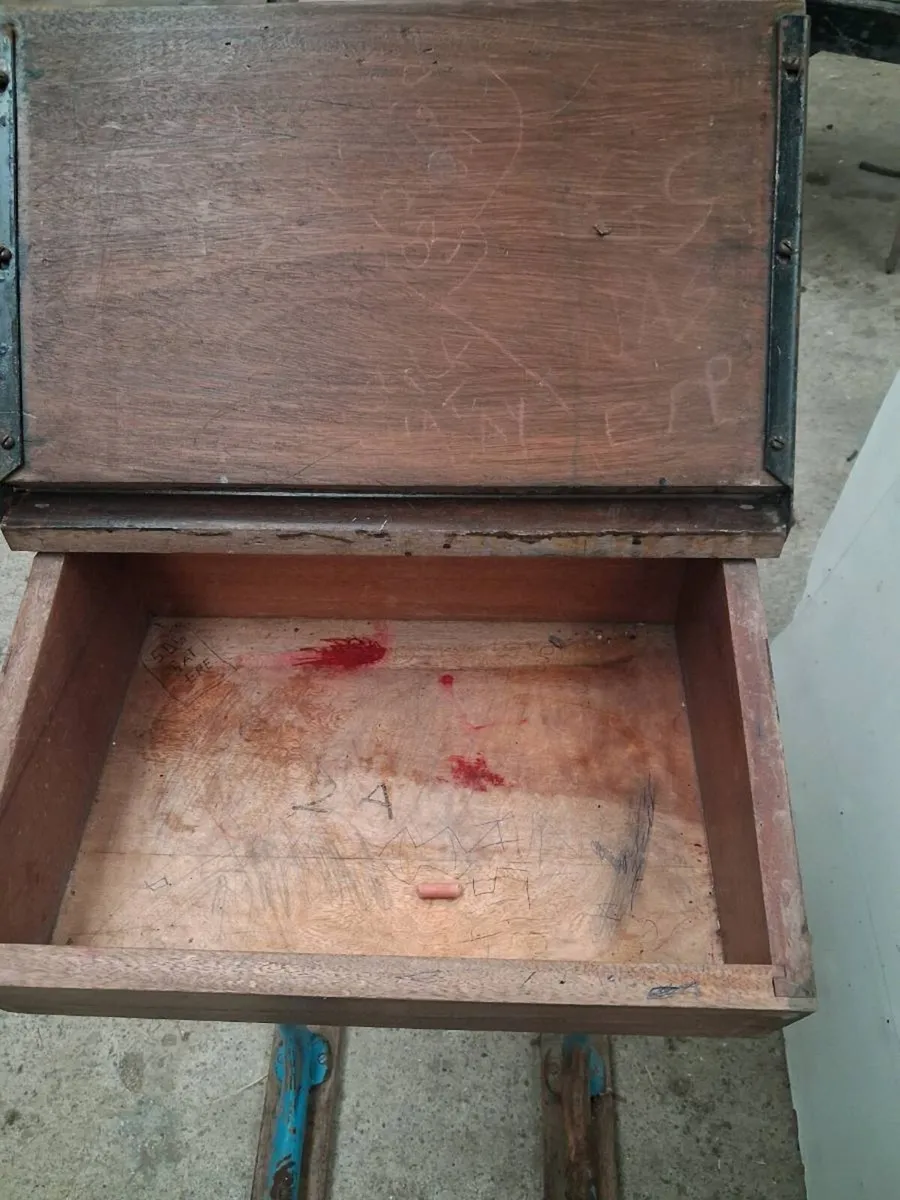 Old school desk - Image 4