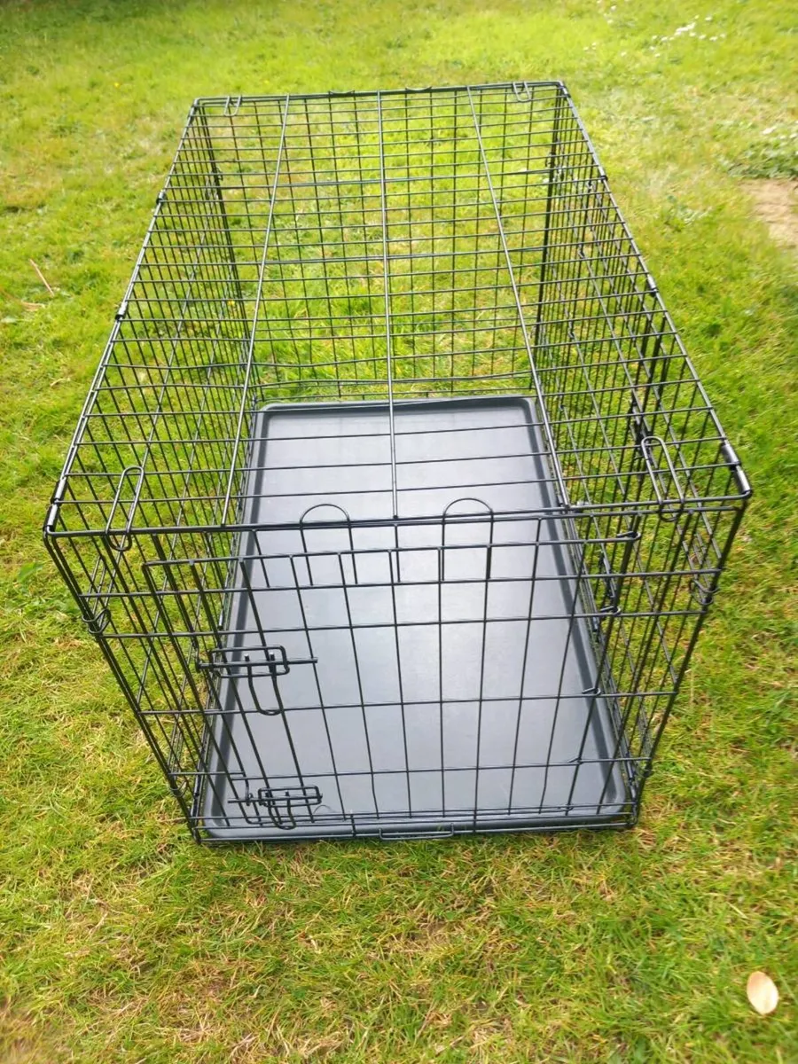 Large dog travel crate. - Image 1
