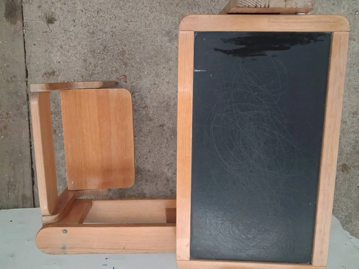Children's desk - Image 2