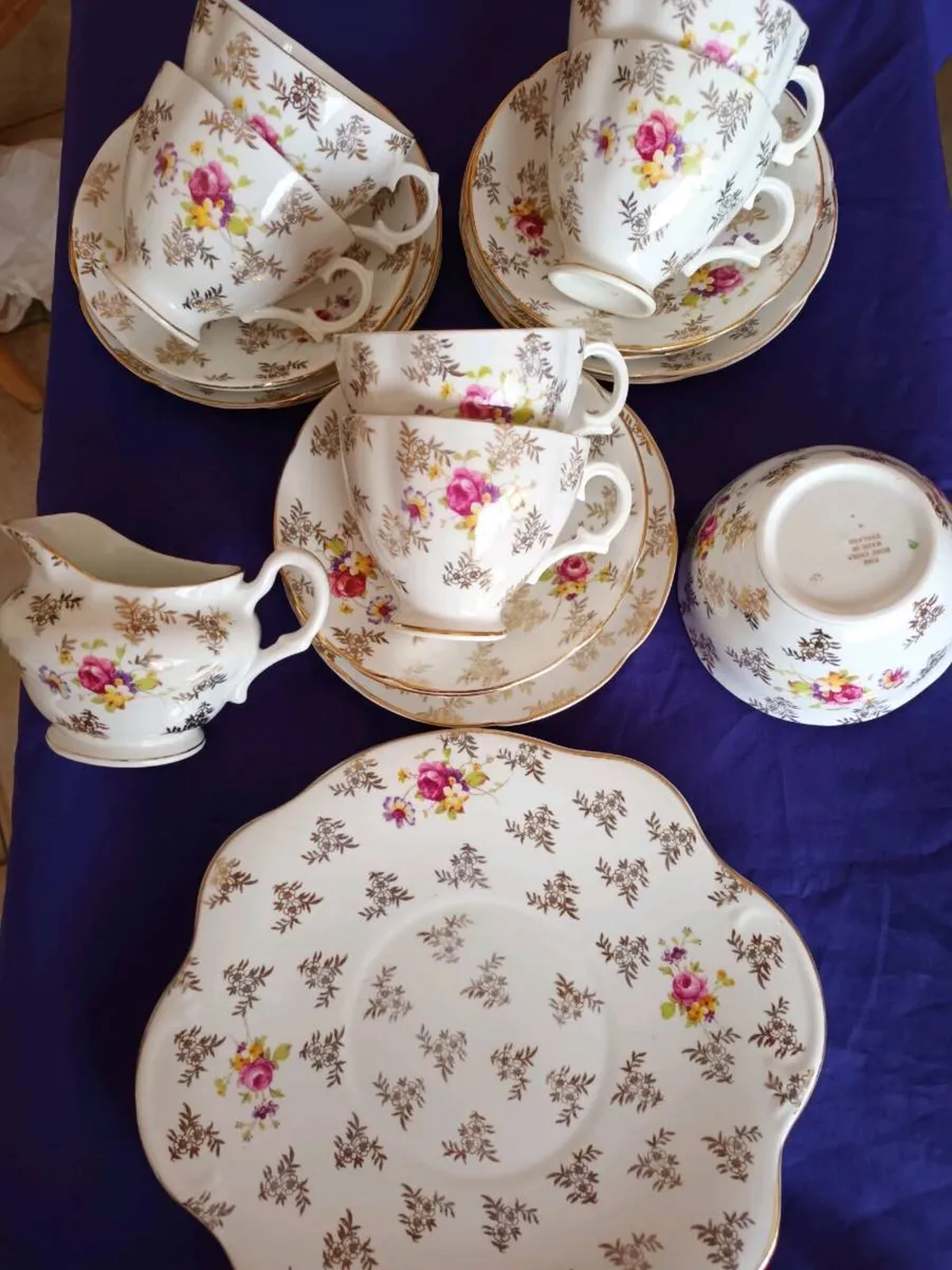 21 piece  BEVERLEY  BONE China Tea Set - Image 1