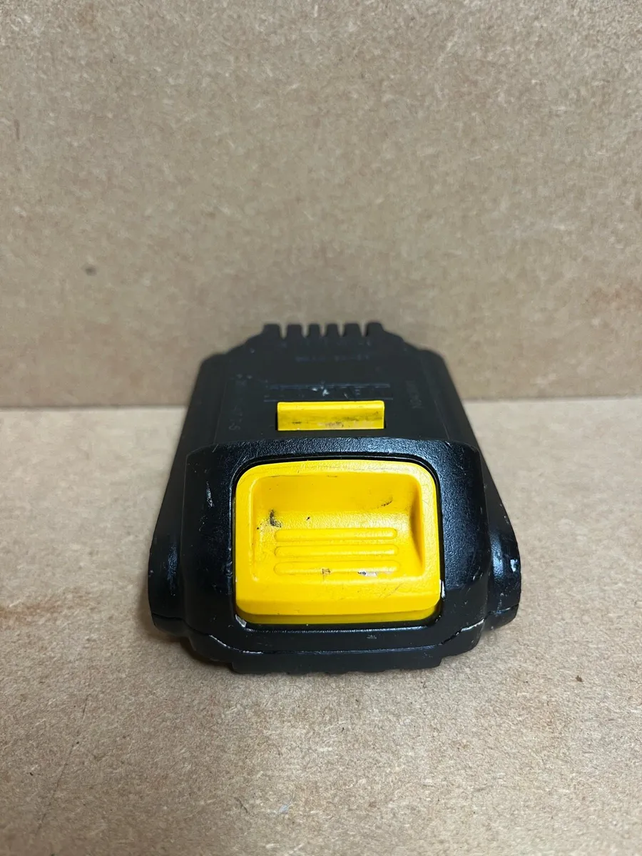 Dewalt 1.3ah 18v battery - Image 1