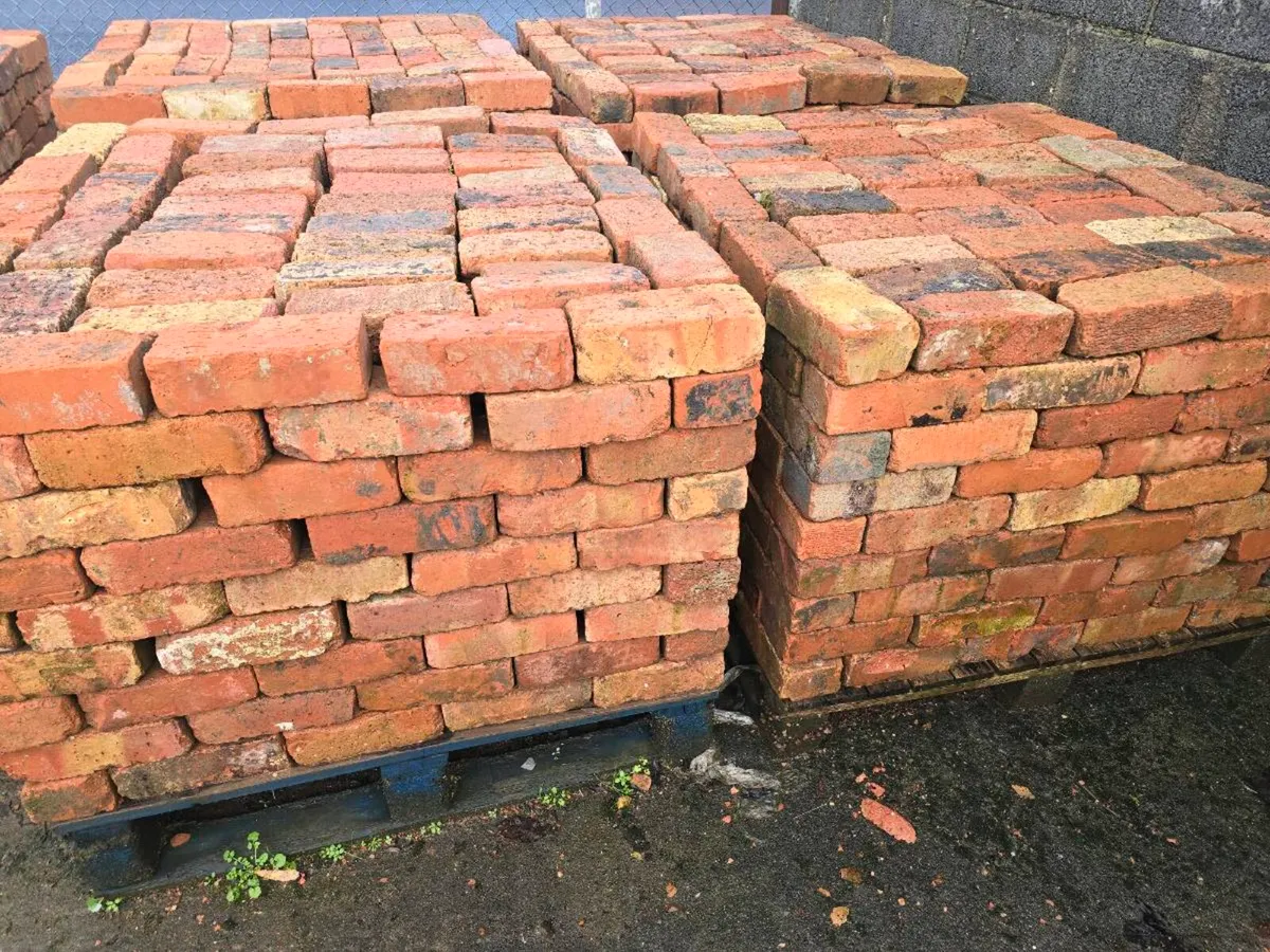 For Sale – Quality Reclaimed Stones & Bricks - Image 2