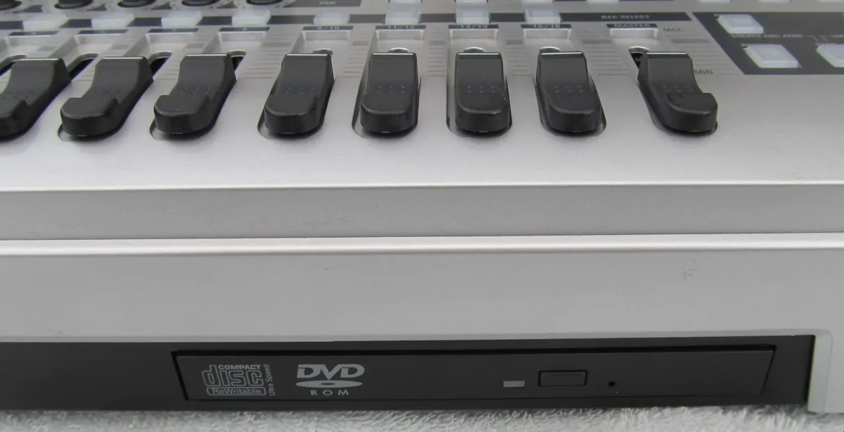 Fostex MR16 Digital Multitracker with both manuals - Image 4