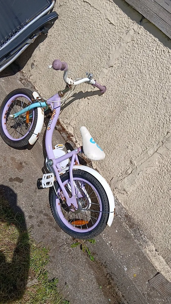 Girls bike ages 4 to 7 - Image 2