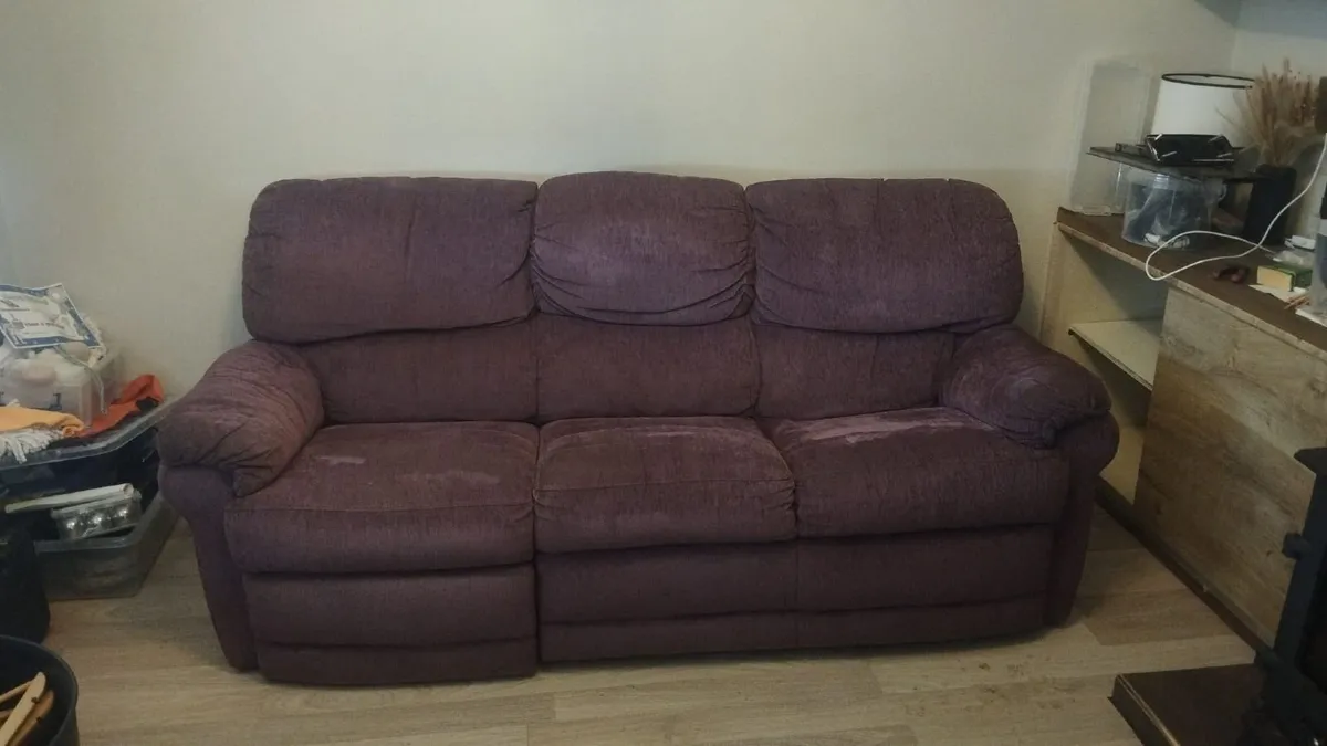 Recliner sofa  free to take away - Image 2