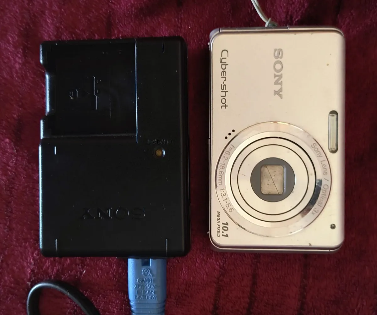 Digital camera Sony Cyber-shot DSC-W180. - Image 1