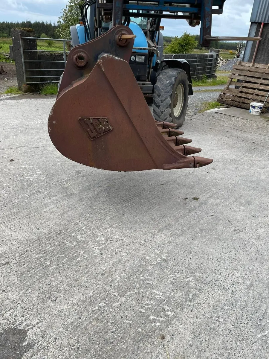 Digger bucket - Image 1