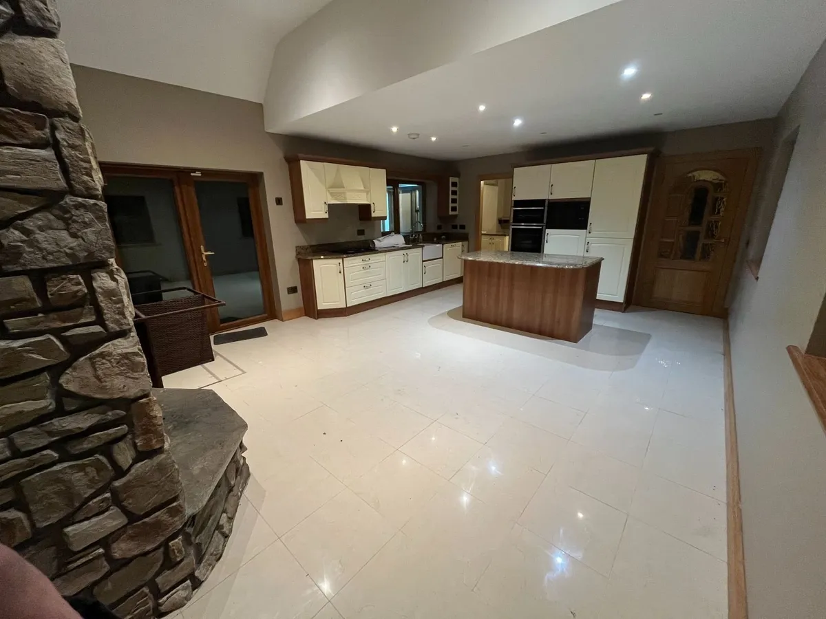 Kitchen Units - Image 1