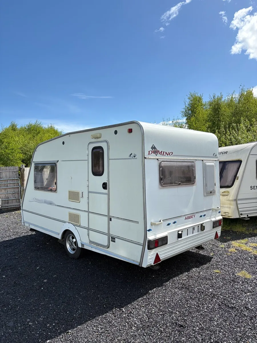 Abbey Domino 800kg 2 Berth Caravan - Image 4