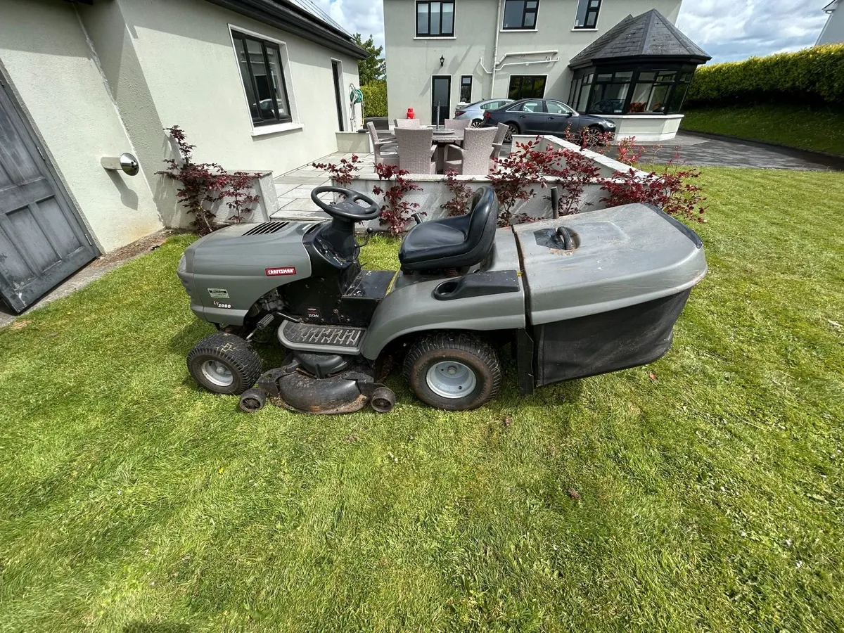 Craftsman LT2000 Tractor Mower - Image 3