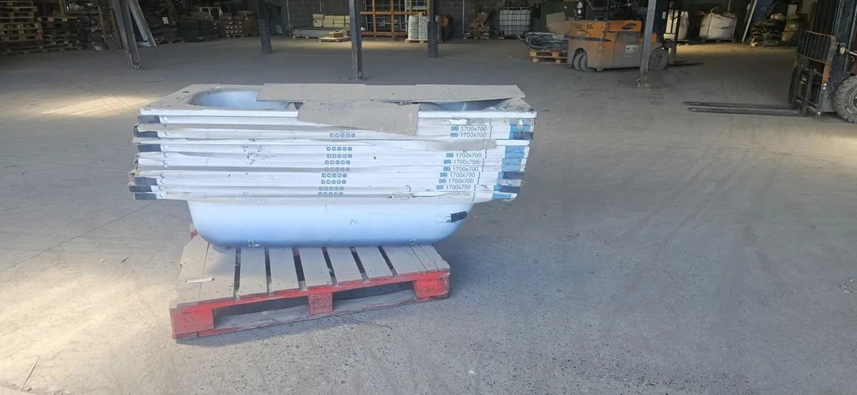 Steel Baths to clear - Image 1