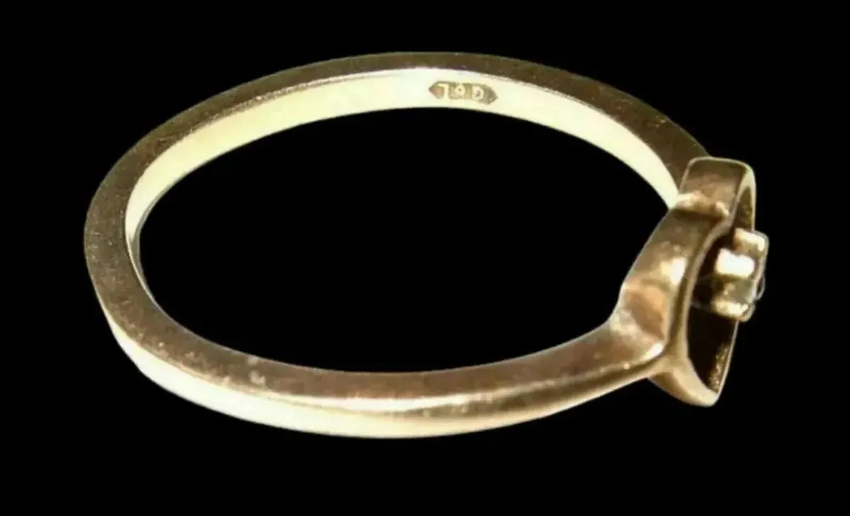 Vintage 9ct Hallmarked Diamond Suspension Ring - Image 2